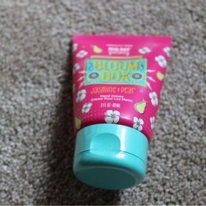 Perfectly Posh Big Fat Yummy Hand Cream Bloom Box